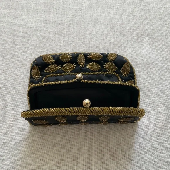 •Vintage 70s Handcrafted Black Silk Pineapple Shaped Beading Purse Clutch - Picture 7 of 13